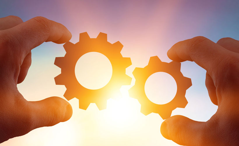 Zahnräder, Hände, Managed Services, Key-Work